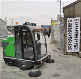 工廠用電動吸塵掃地車的優勢所在